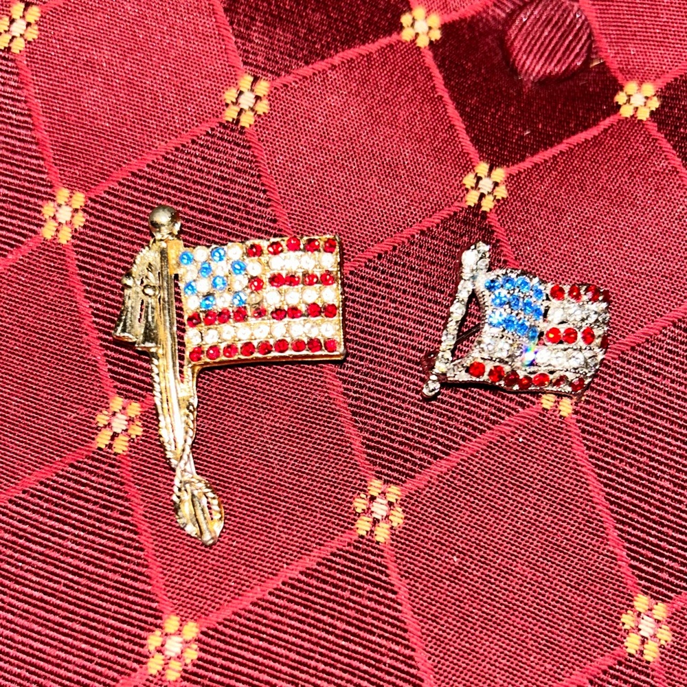 Bling 🇺🇸 USA brooch bundle